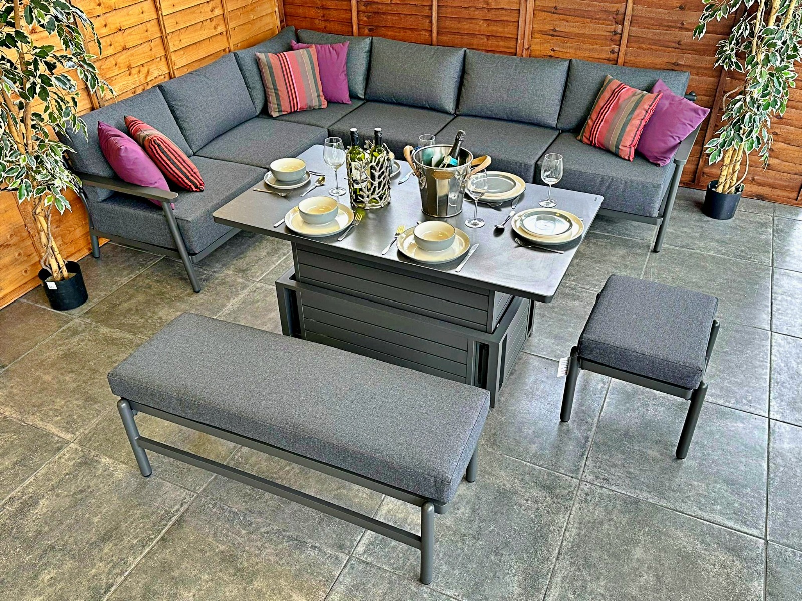 Deluxe Aluminium Corner Dining Set with Grey Rising Table